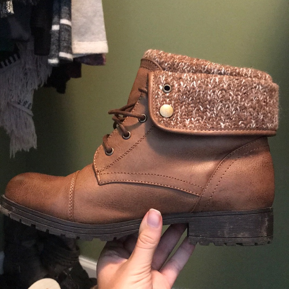 Fall boots - Picture 2 of 3